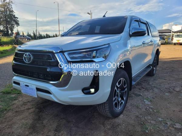 2021 - Toyota  Hilux