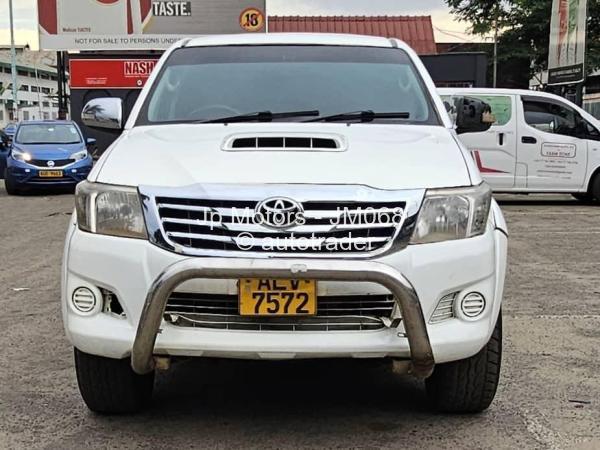 2011 - Toyota  Hilux