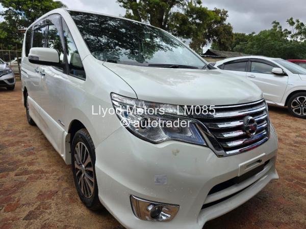 2015 - Nissan  Serena