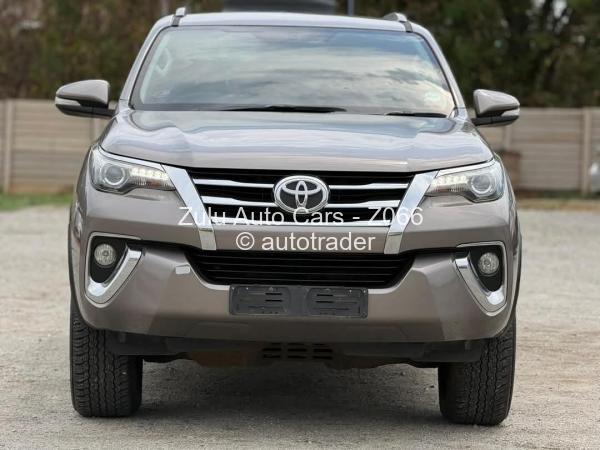 2017 - Toyota  Fortuner