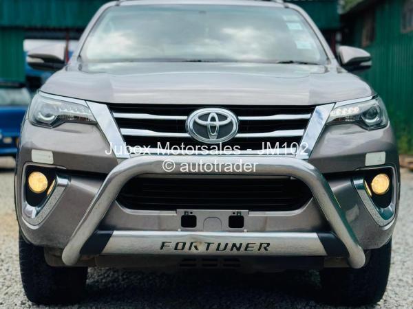 2018 - Toyota  Fortuner