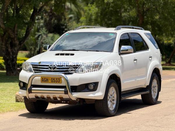 2014 - Toyota  Fortuner