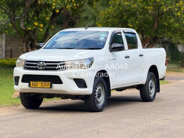 2020 - Toyota  Hilux