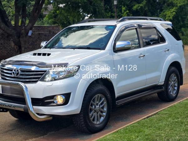 2015 - Toyota  Fortuner