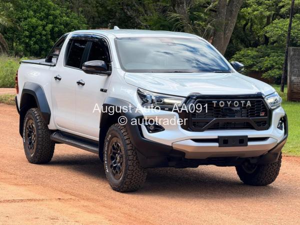 2024 - Toyota  Hilux