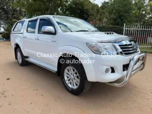 2014 - Toyota  Hilux