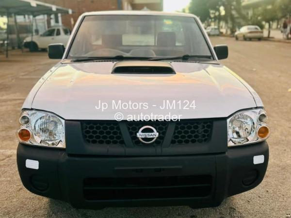 2017 - Nissan  NP300 Hardbody