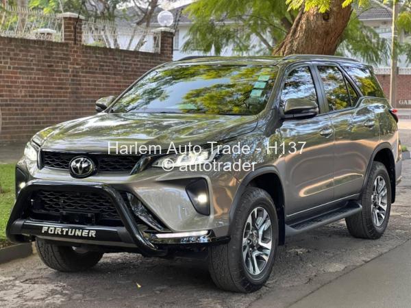 2023 - Toyota  Fortuner