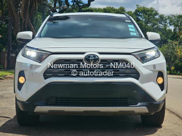 2019 - Toyota  RAV4