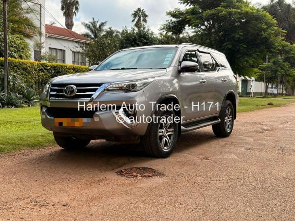 2019 - Toyota  Fortuner