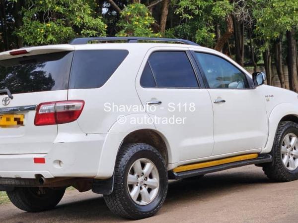 2010 - Toyota  Fortuner