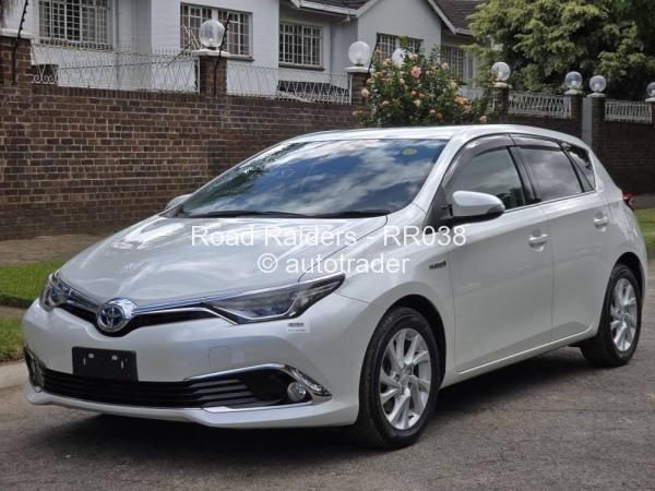 2016 - Toyota  Auris