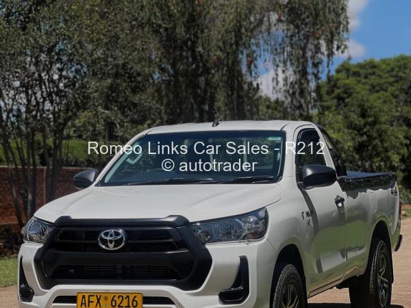 2022 - Toyota  Hilux