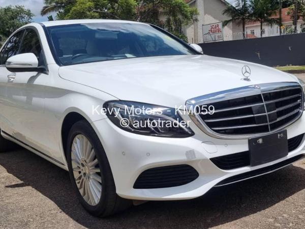 2016 - Mercedes Benz C200