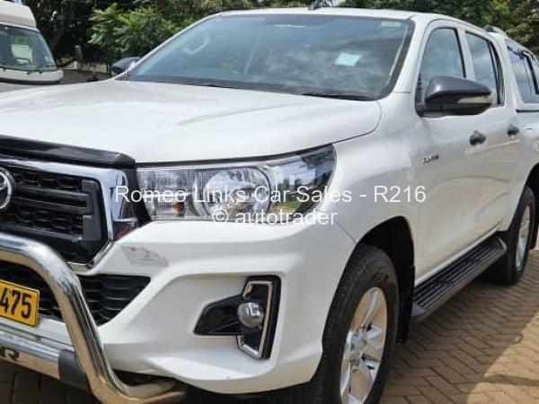 2020 - Toyota  Hilux