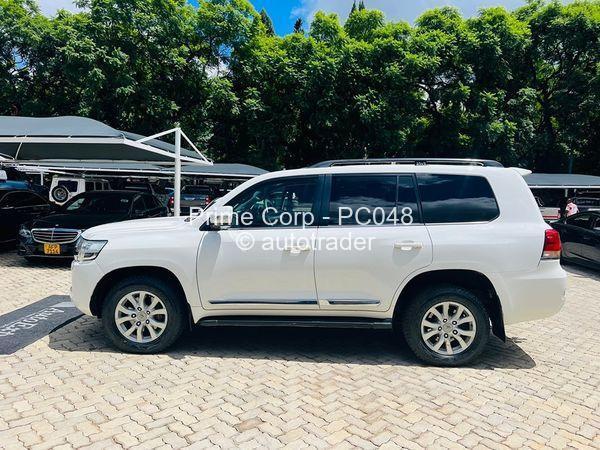 2019 - Toyota  Land Cruiser