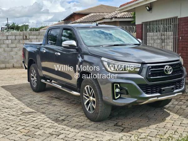 2019 - Toyota  Hilux