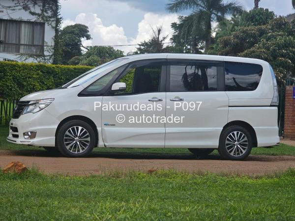 2013 - Nissan  Serena