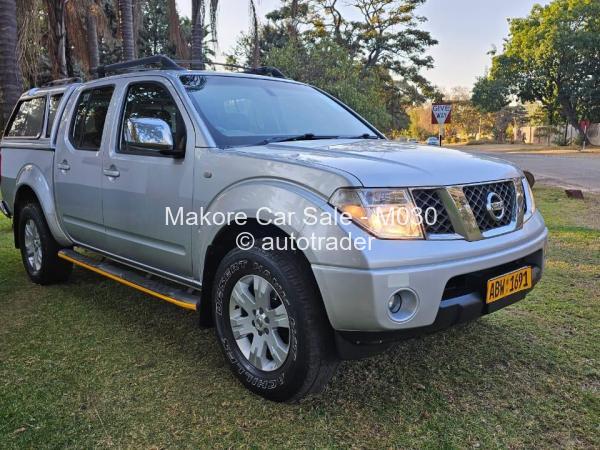 2010 - Nissan  Navara