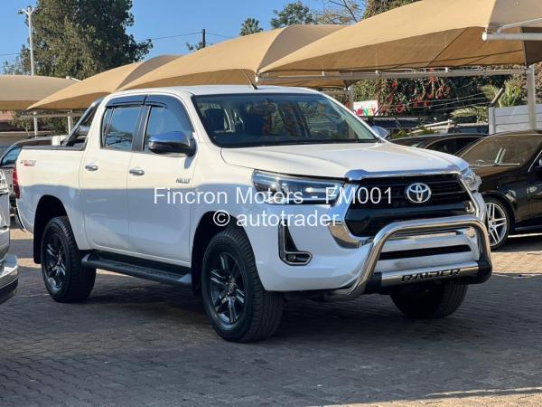 2022 - Toyota  Hilux