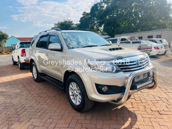 2014 - Toyota  Fortuner