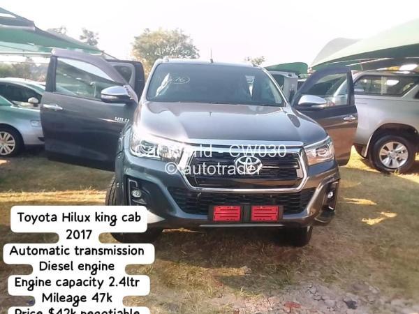 2017 - Toyota  Hilux