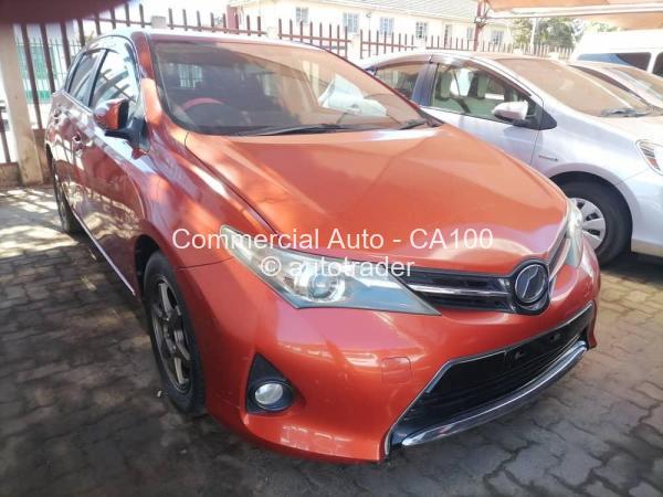 2014 - Toyota  Auris