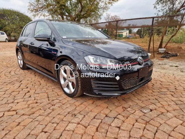 2014 - Volkswagen  Golf