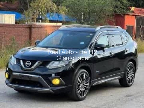 2015 - Nissan  X-Trail