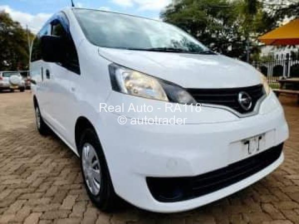 2015 - Nissan  NV200