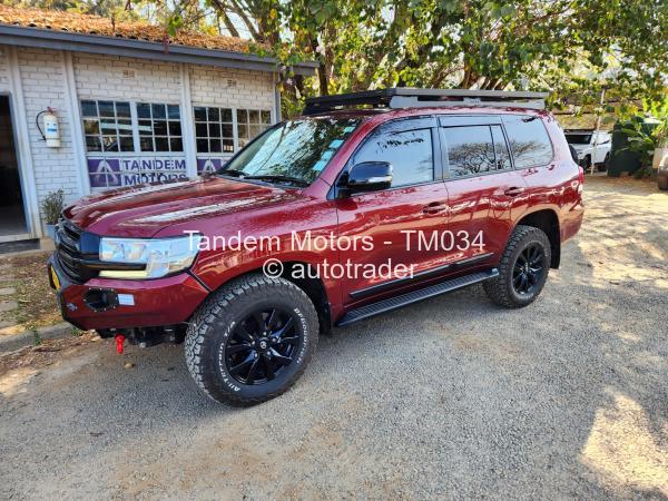 2016 - Toyota  Land Cruiser 200