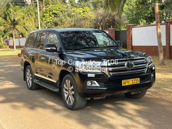 2018 - Toyota  Land Cruiser 200