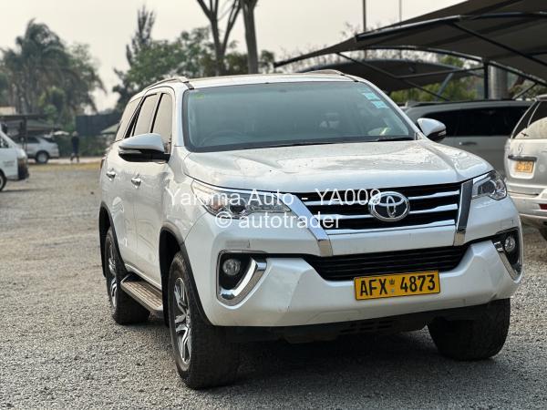 2017 - Toyota  Fortuner