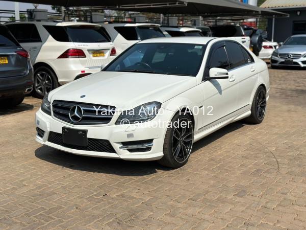 2013 - Mercedes Benz C200