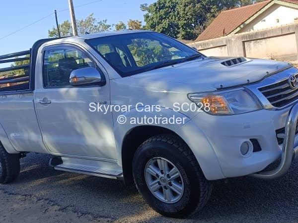 2013 - Toyota  Hilux