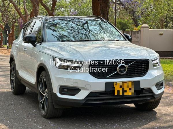 2021 - Volvo  XC40