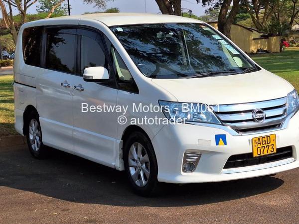 2013 - Nissan  Serena