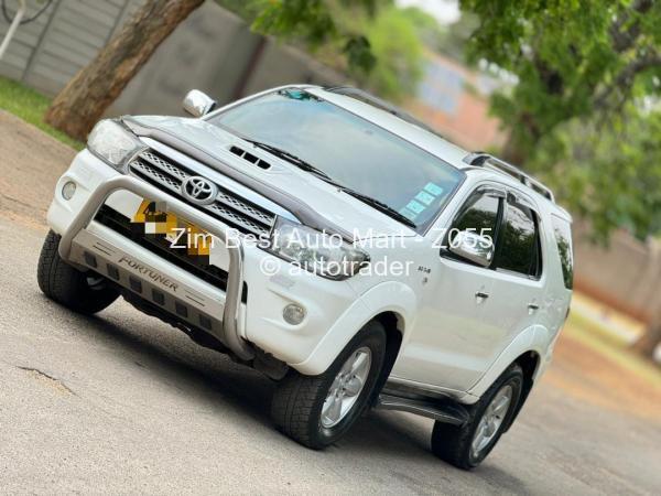 2011 - Toyota  Fortuner