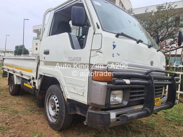 2006 - Toyota  Hiace Vista