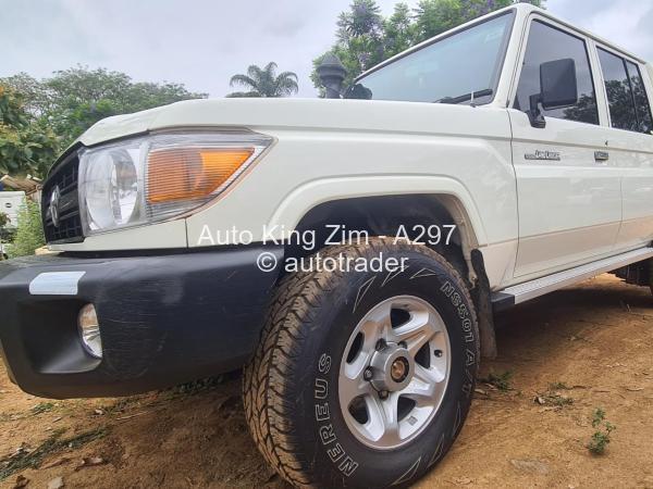 2019 - Toyota  Land Cruiser