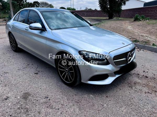 2017 - Mercedes Benz C180