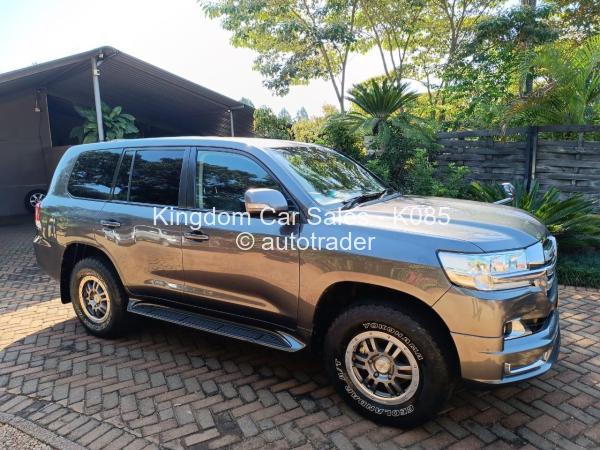 2018 - Toyota  Land Cruiser 200