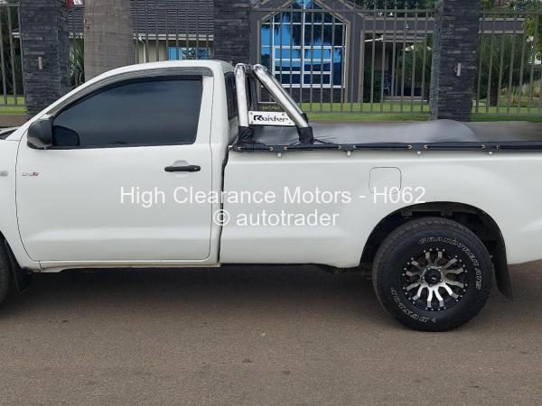 2011 - Toyota  Hilux