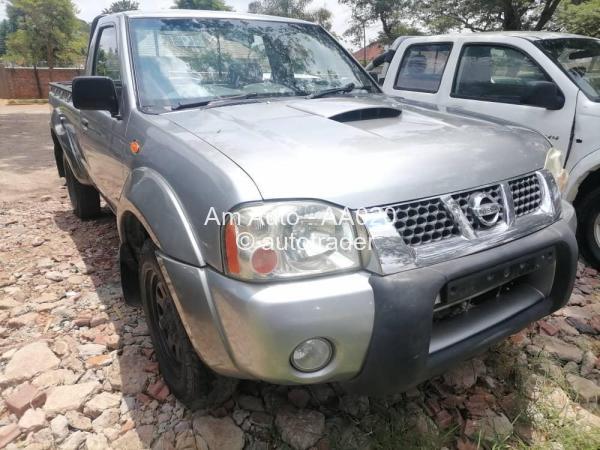 2010 - Nissan  Hardbody