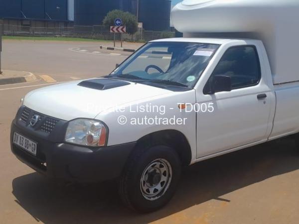 2015 - Nissan  NP300 Hardbody