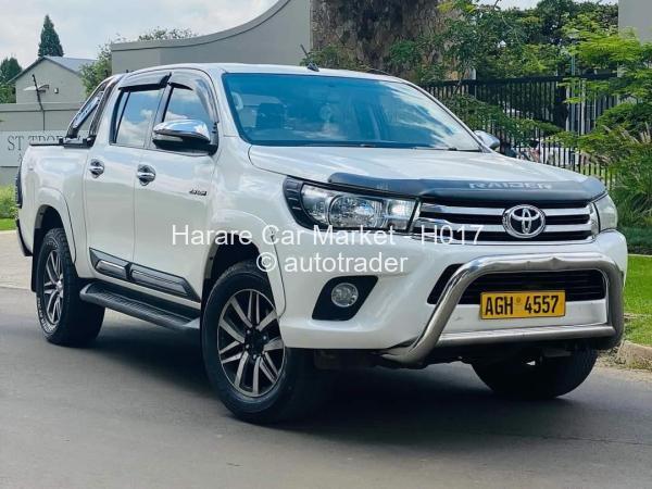 2017 - Toyota  Hilux