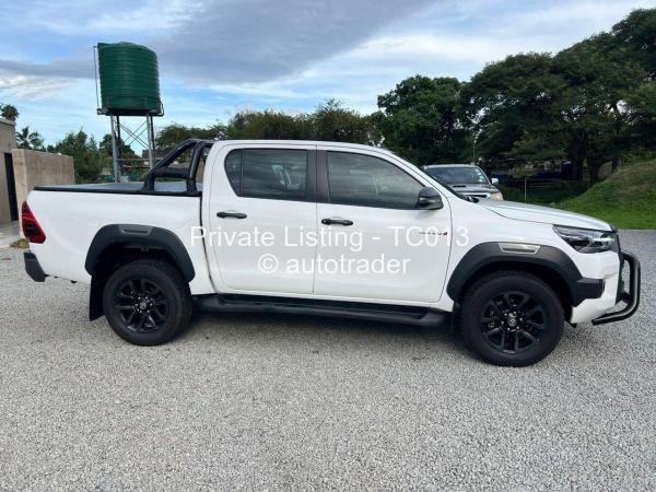 2021 - Toyota  Hilux