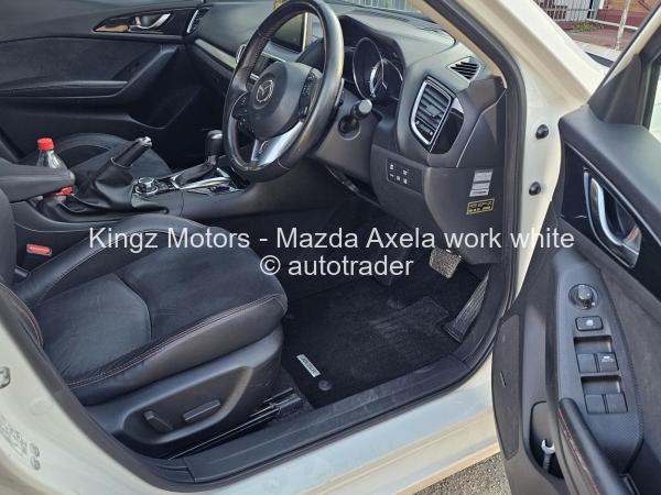 2015 - Mazda  axela