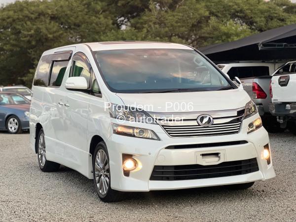 2014 - Toyota  Vellfire