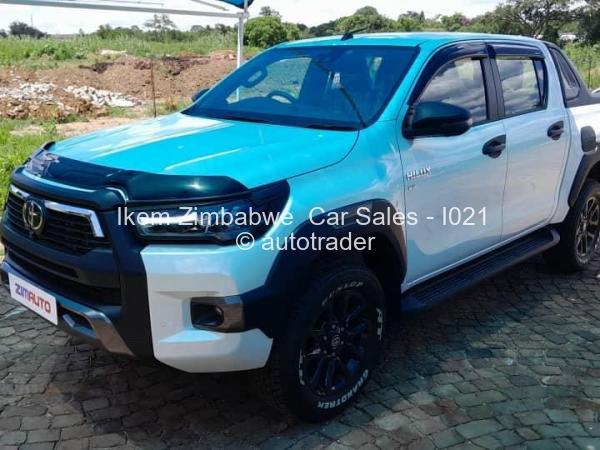 2023 - Toyota  Hilux